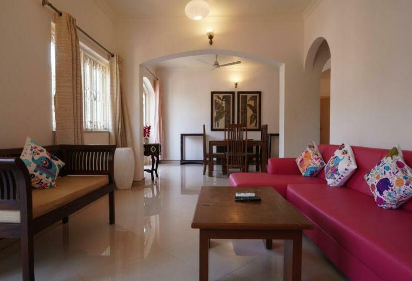 Montage By Le Pension Stays