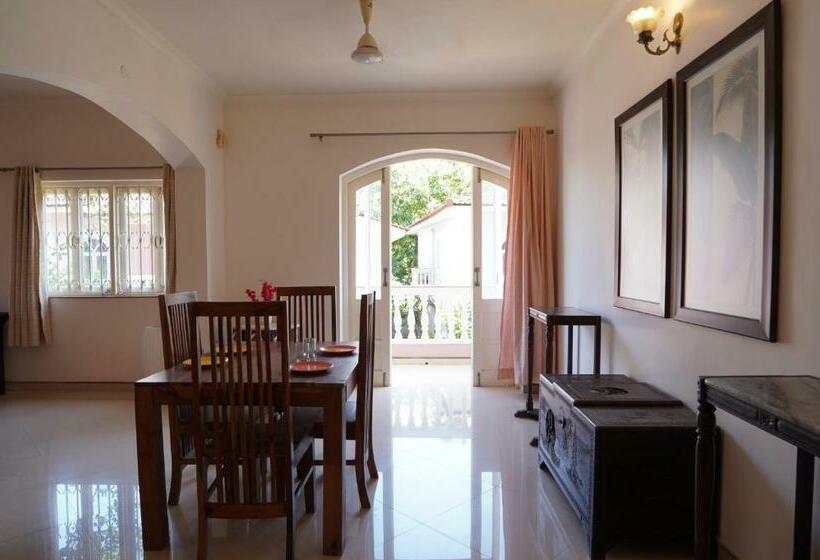 Montage By Le Pension Stays