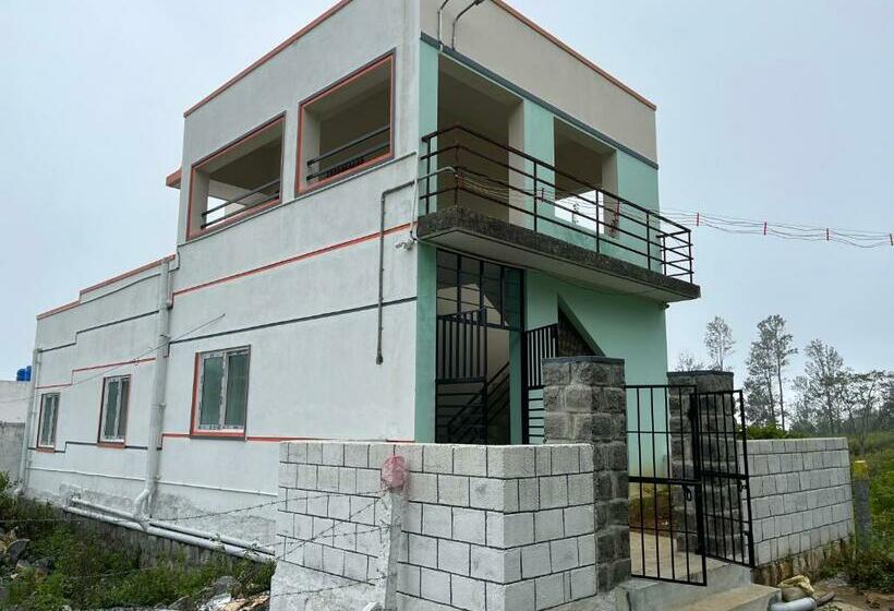 New Hummingbirds Inn