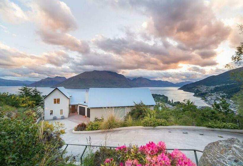 Nyumbani   Elevated Lake And Mountain Views