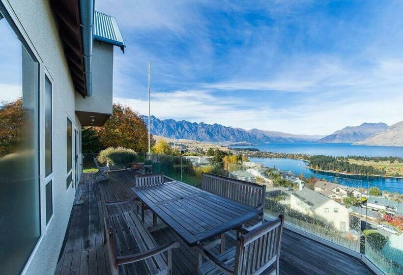 Nyumbani   Elevated Lake And Mountain Views