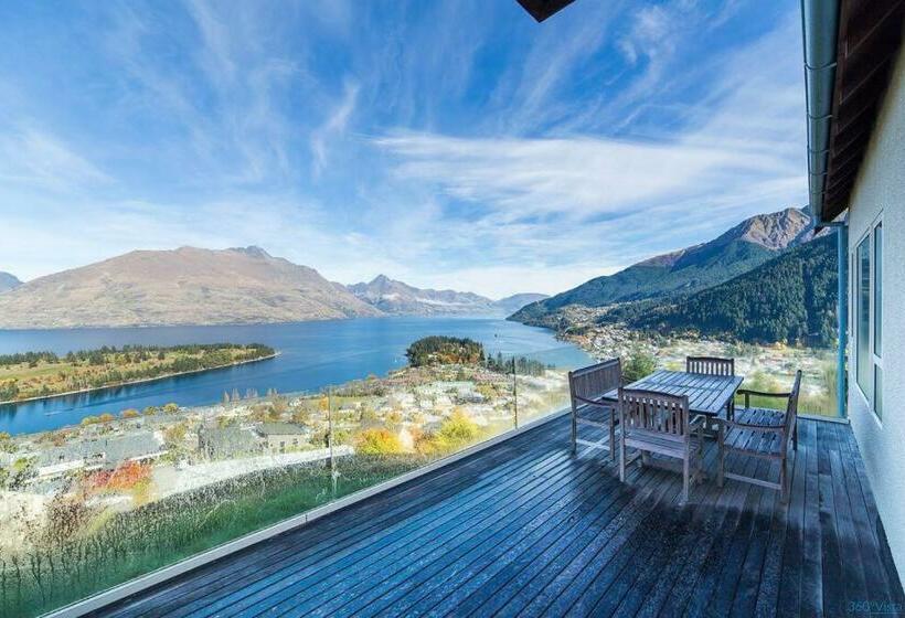 Nyumbani   Elevated Lake And Mountain Views