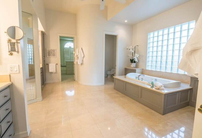 Paradise Valley By Avantstay Expansive Oasis W Putting Green Pool Mtn Views