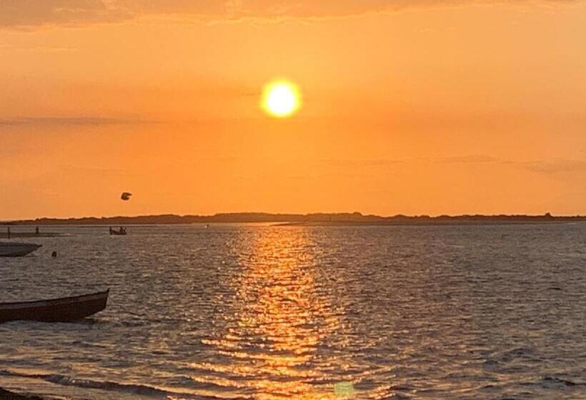 ペンション Atins Suites