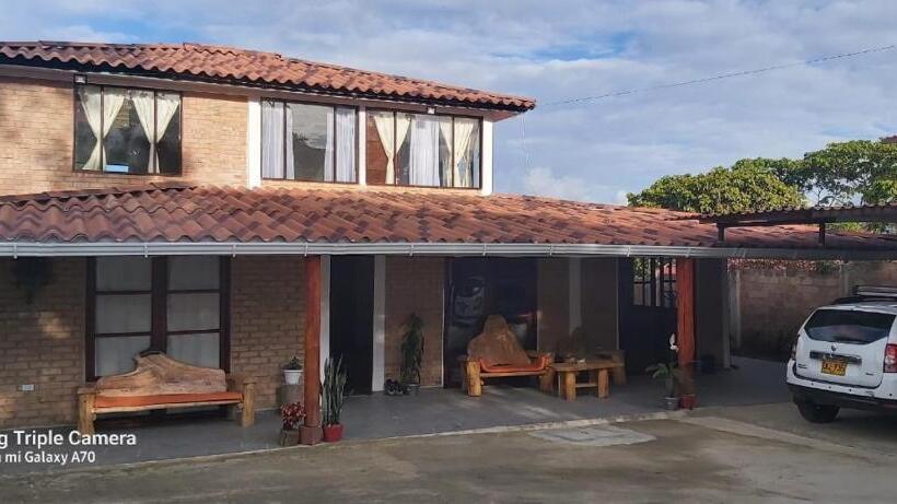 ペンション Casa Hotel Villa Lorena