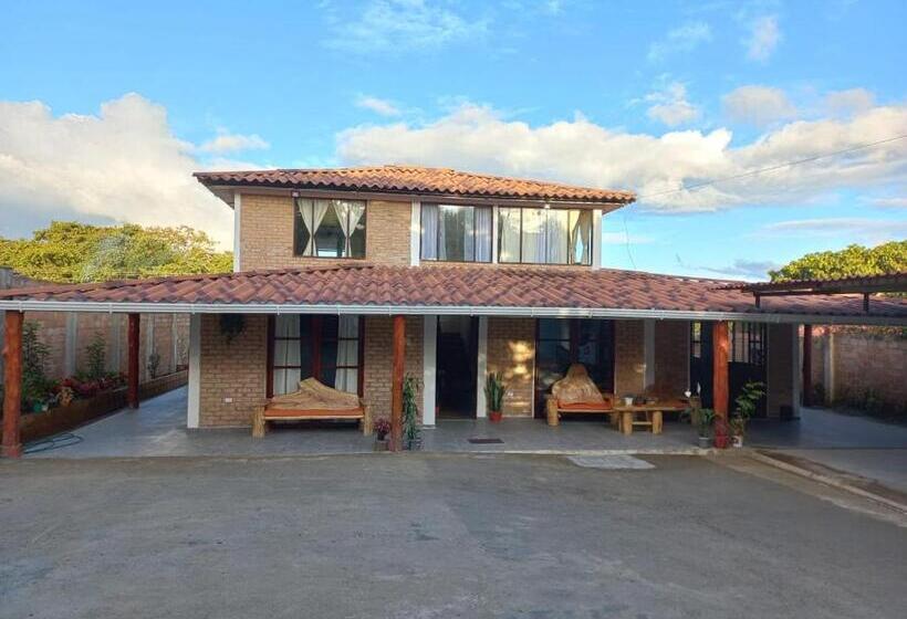 ペンション Casa Hotel Villa Lorena