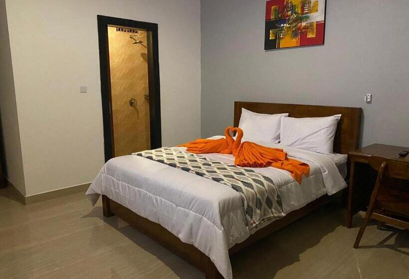 פנסיון Odadi Guesthouse