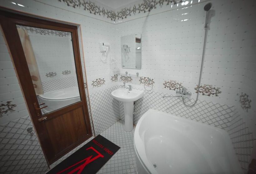 Пансион Oqilanur Guest House