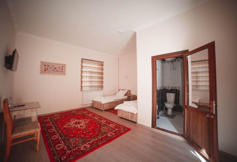 Пансион Oqilanur Guest House