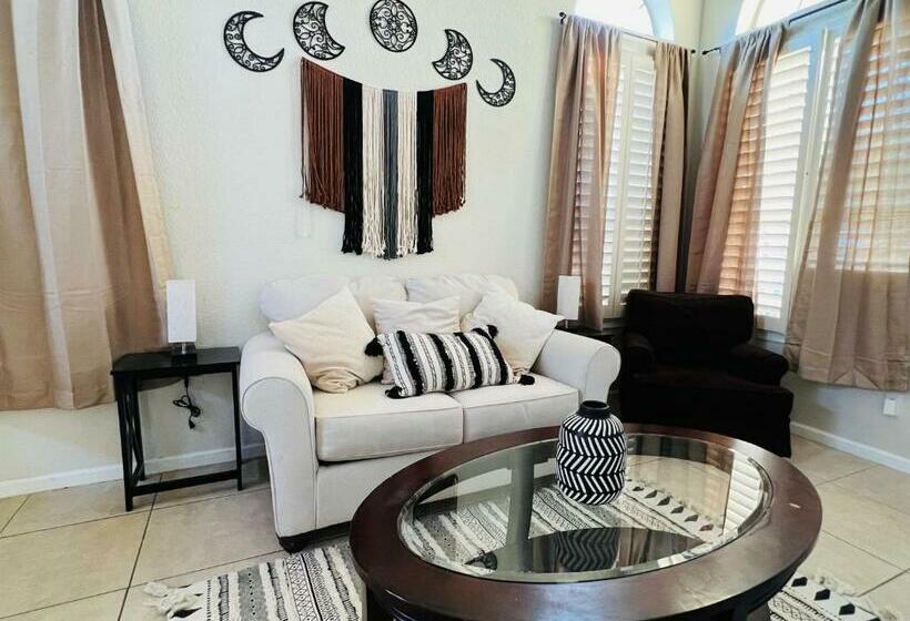 膳宿费 Spacious Studio With King Bed Perfect For Long Stays!