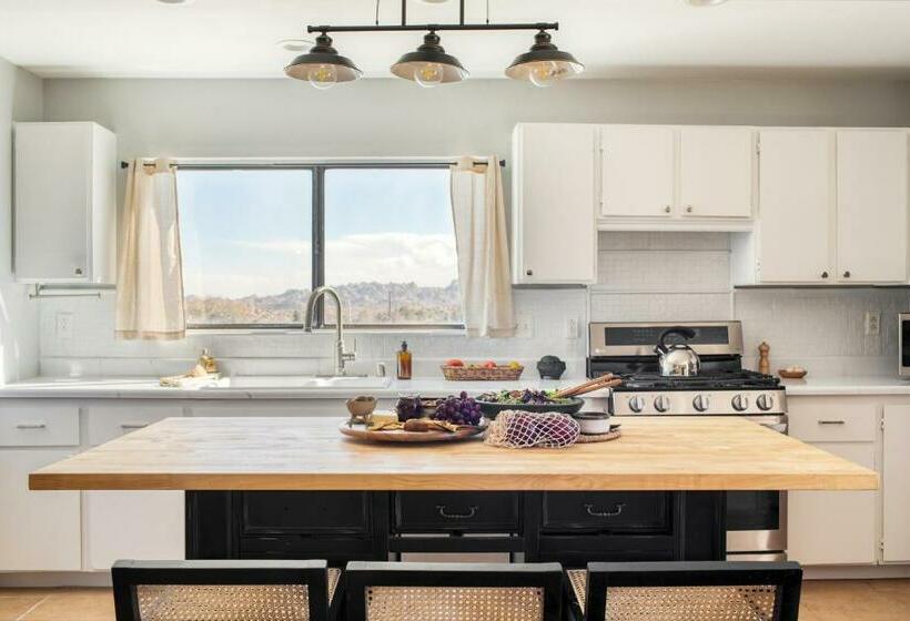 Rhythm By Avantstay Stunning Home W Pool, Hot Tub & Sweeping Views