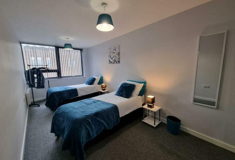 Spacious City Centre Apartment