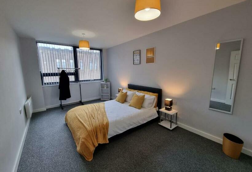 Spacious City Centre Apartment