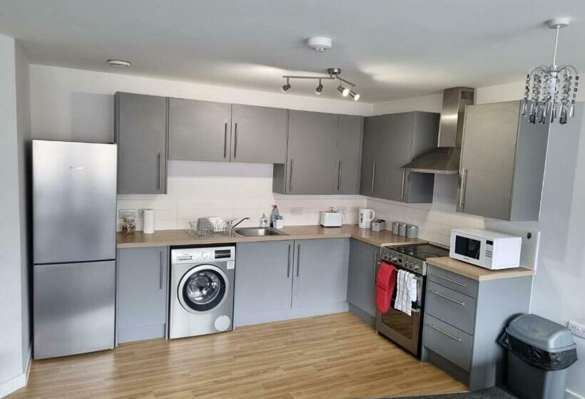 Spacious City Centre Apartment