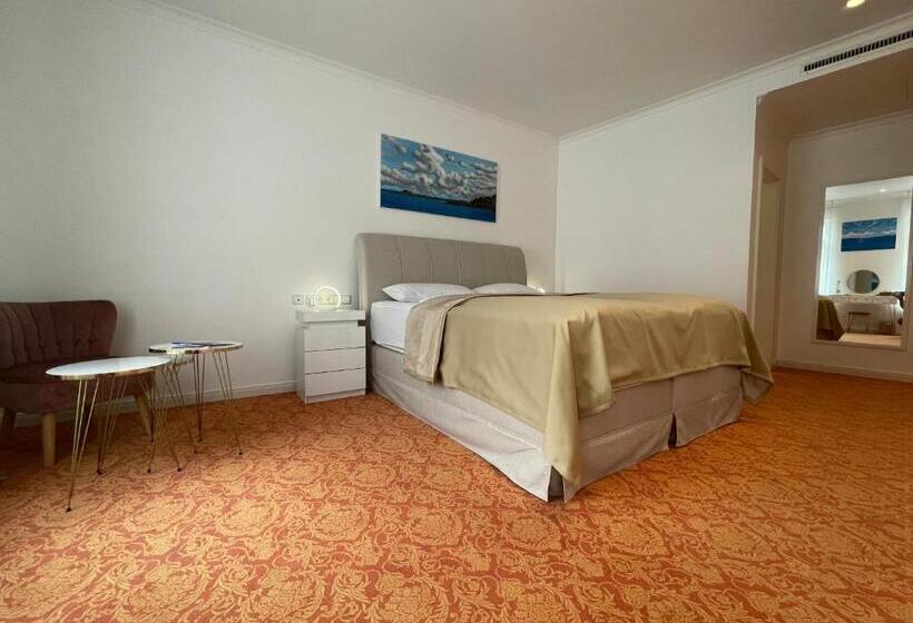 Art Hotel House One