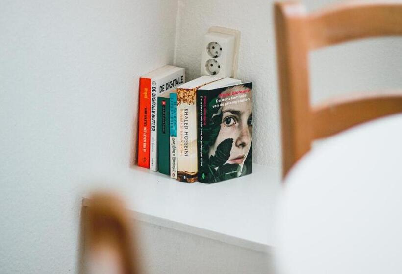 B&b In Woonboerderij Vlakbij Lemmer