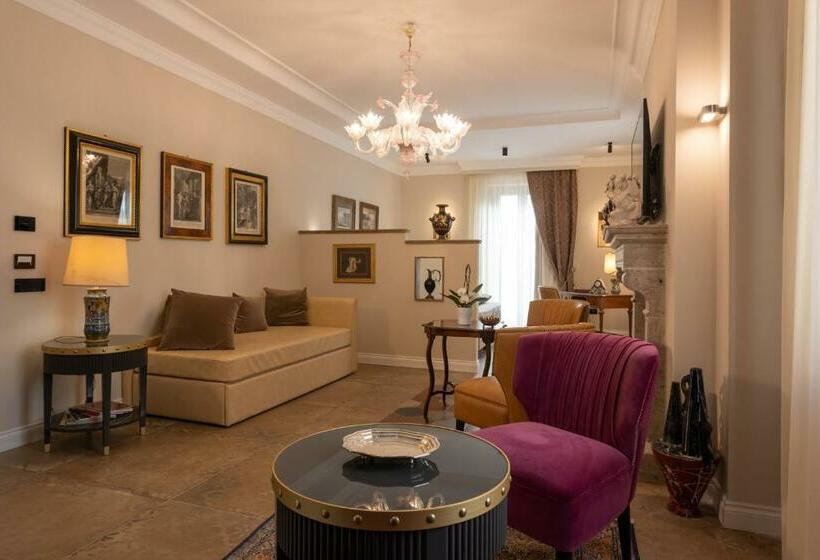 住宿加早餐 Domus Clelia Paestum Antica Luxury Rooms