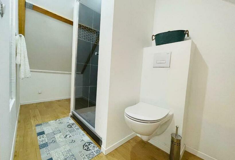 住宿加早餐  The Rabelaisian Room In A Charming Mansion At The Gates Of Tours