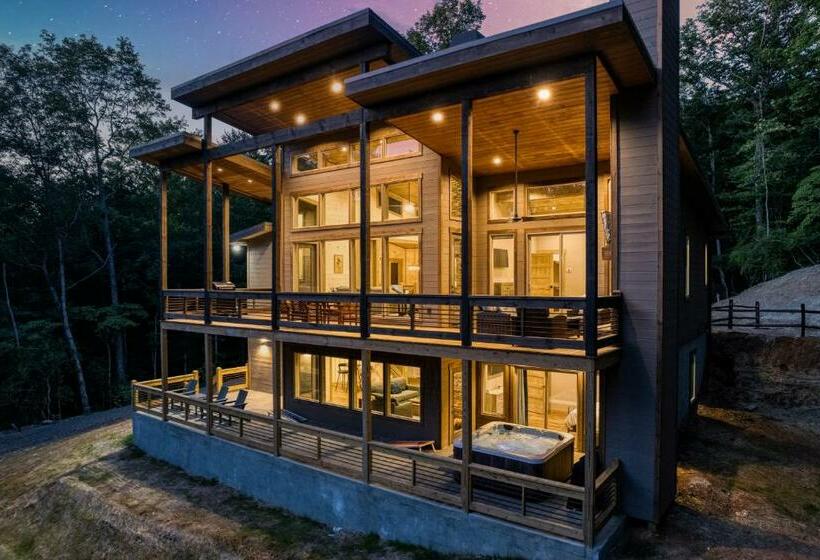 Honeysuckle Chalet   Luxury Chalet   Wi Fi, Hot Tub, Pool Table, Amazing Deck   15 Mins To Br!