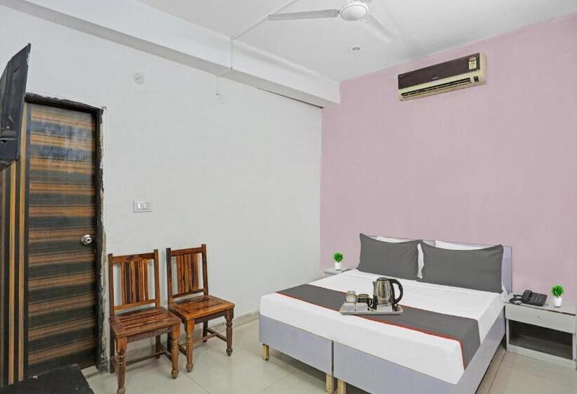 فندق Flagship Imperial Residency Near Dashrath Puri Metro Station