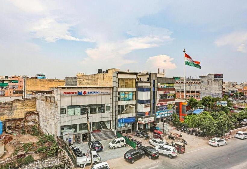 فندق Flagship Imperial Residency Near Dashrath Puri Metro Station