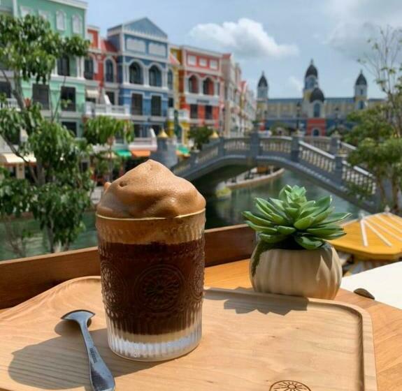 Hana & Coconut Mini Hotel Grand World Phú Quốc