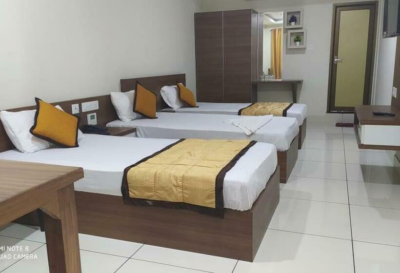 فندق Kallada Residency