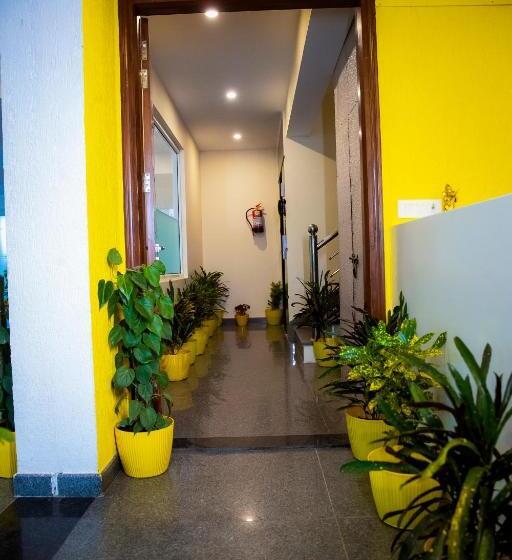 בית מלון כפרי Lime Tree Luxury Studio   Service Apartment Near Artemis Hospital ,gurgaon