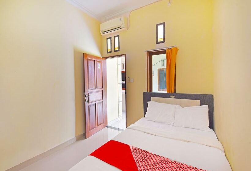 호텔 Oyo 91445 Sandat Guest House