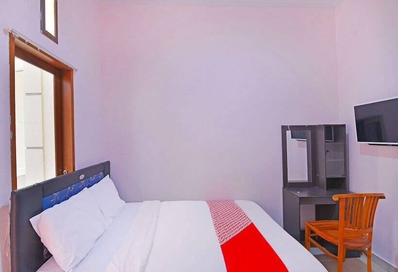 호텔 Oyo 91445 Sandat Guest House