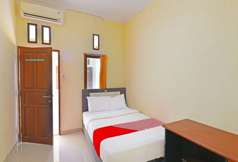 호텔 Oyo 91445 Sandat Guest House