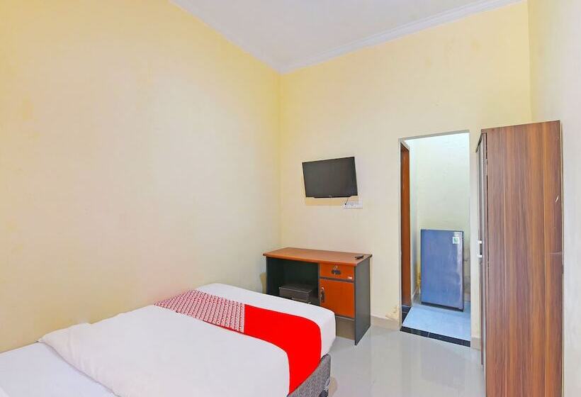 호텔 Oyo 91445 Sandat Guest House