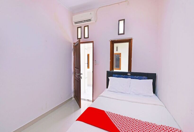 호텔 Oyo 91445 Sandat Guest House