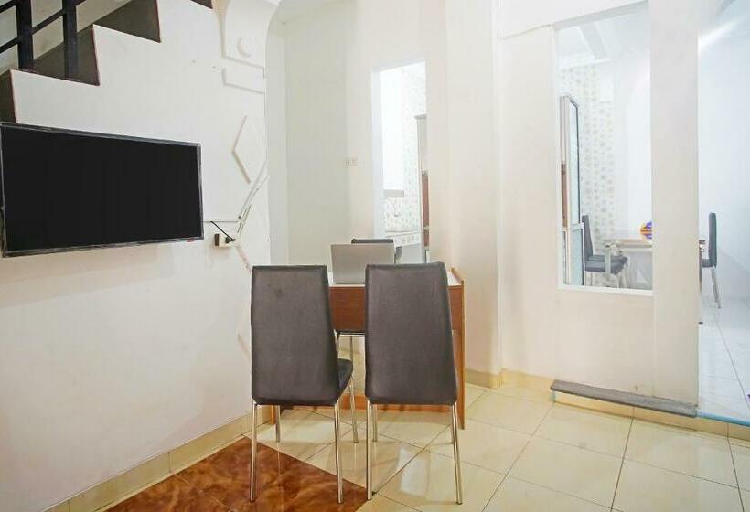 فندق Oyo 91460 Guest House Kencana Syariah