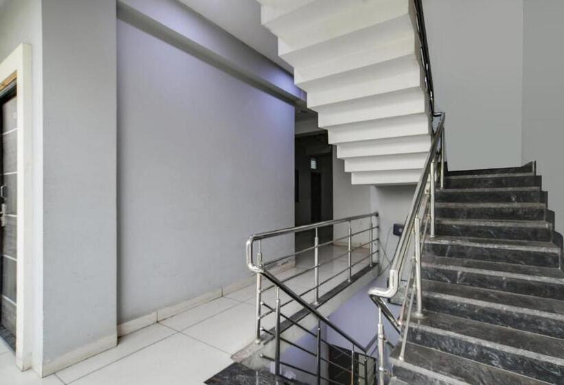 Отель Oyo 91935  Zoyo