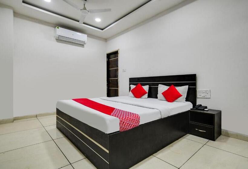 Отель Oyo 91935  Zoyo