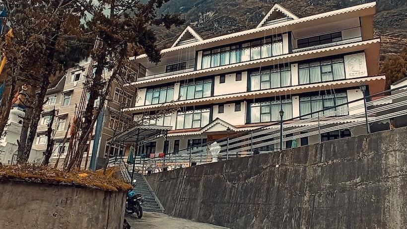 ホテル Rufina Lachung Kunga