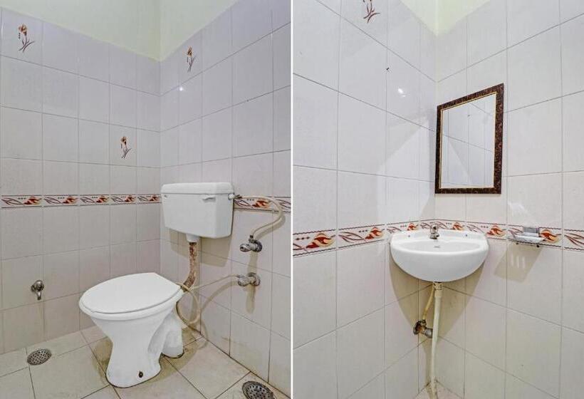 בית מלון כפרי Spot On Ganpati Home Stays