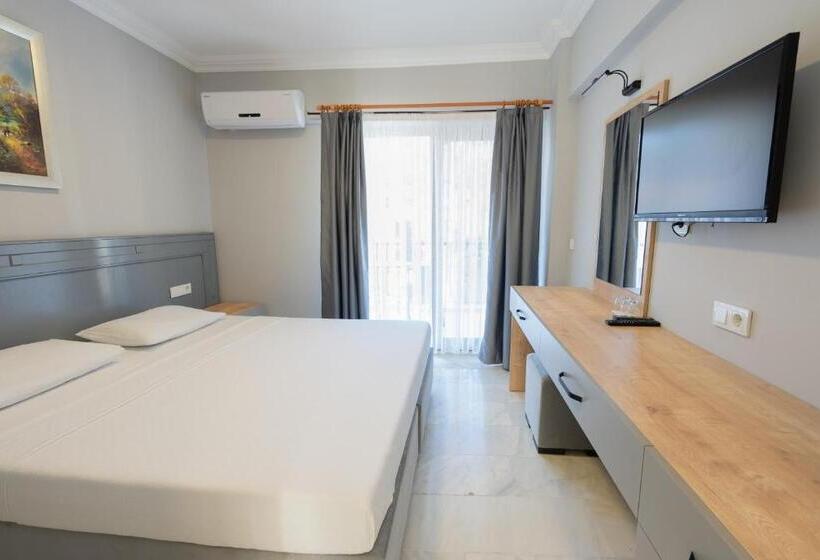 ホテル Turunç Life