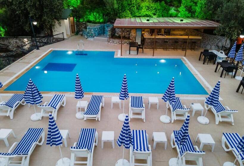 ホテル Turunç Life