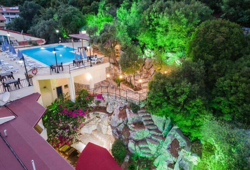 ホテル Turunç Life