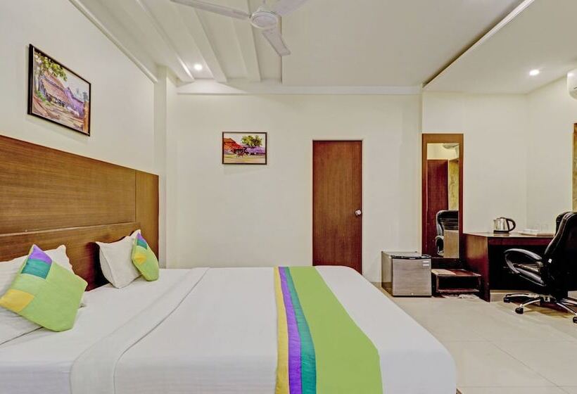 Loharkar Family Hotel L As