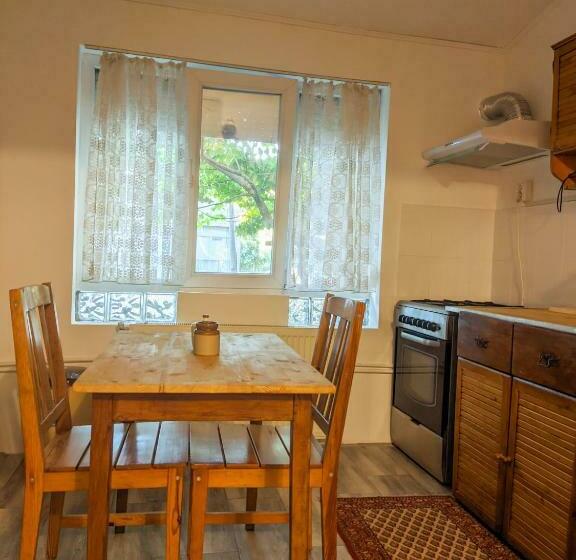 Moss S Economy Condo