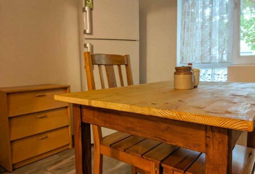 Moss S Economy Condo