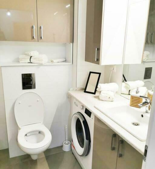 New Cozy Apartment In Otopeni Near Airport