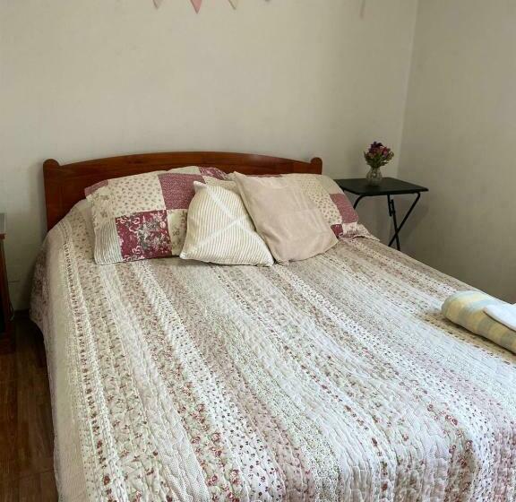 פנסיון Hostal Cordillera Alta