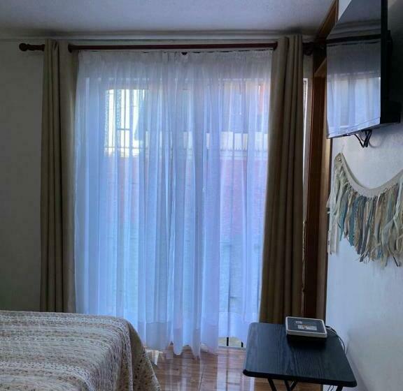 פנסיון Hostal Cordillera Alta