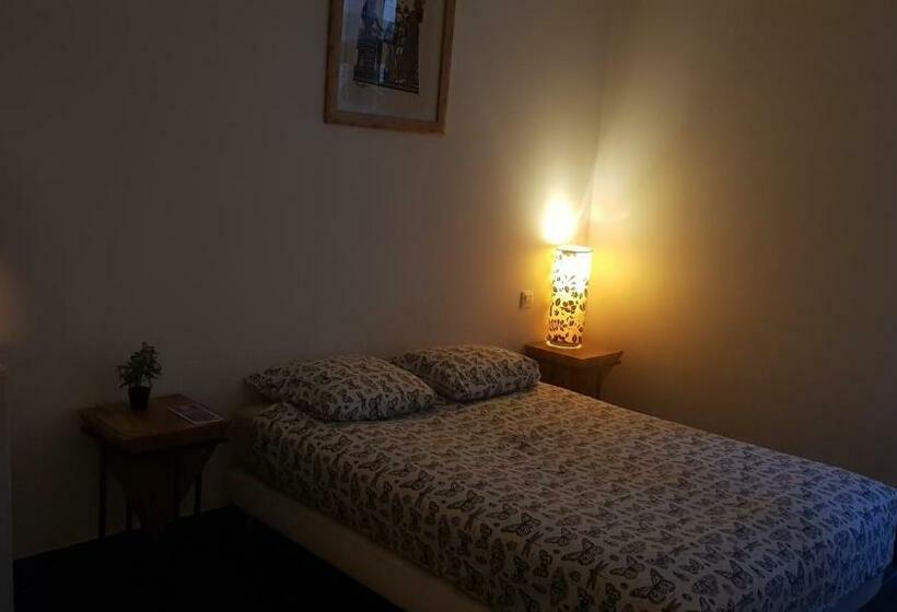 Пансион Les Pieds Dans L Eau