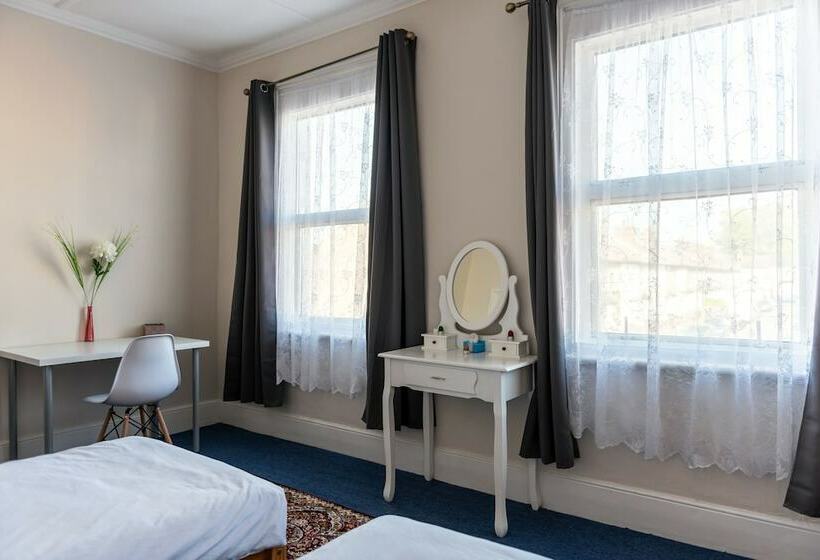 ペンション Newton Guesthouse