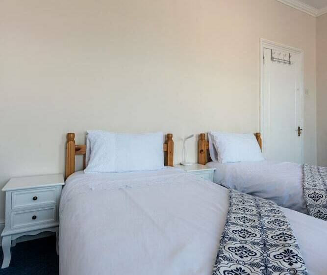 ペンション Newton Guesthouse